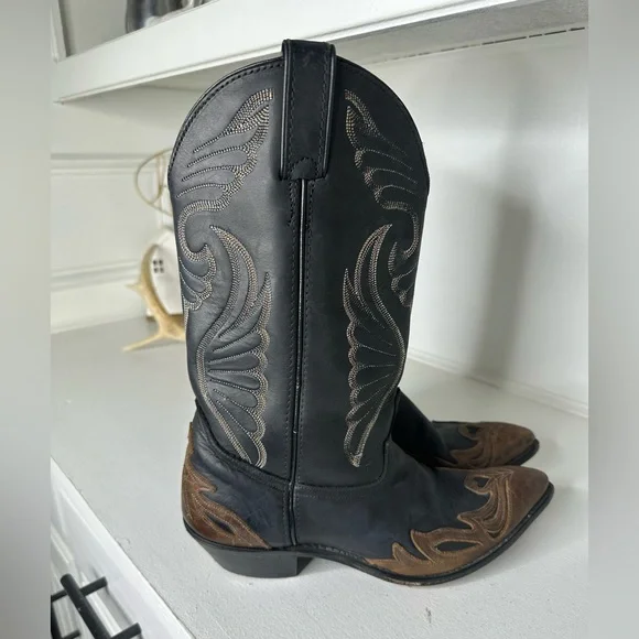 **SOLD**Vintage Code West Black & Brown Heart and Wing-Tip Western Boots Women's - Picture 5 of 10